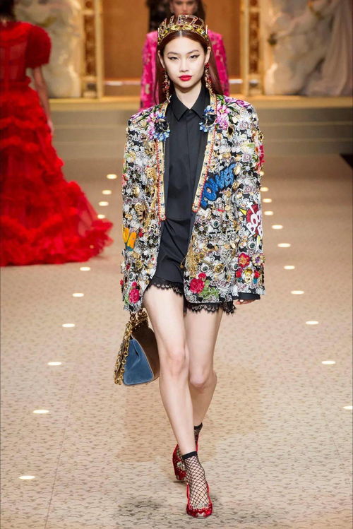 玩轉復古元素 服裝設計的時光之旅