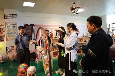 共拓民族手工藝新賽道——北京依文集團赴靖西考察壯族非物質文化遺產的現代服裝設計之旅